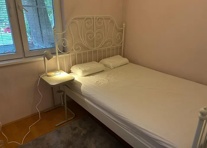 3 Min Walk To Balkan