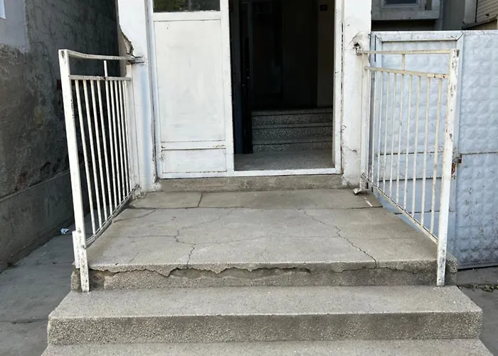 아파트 3 Min Walk To Balkan *